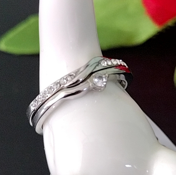 Dainty Stacking Bridal Ring Set Stainless Steel Hypoallergenic - Picture 10 of 11